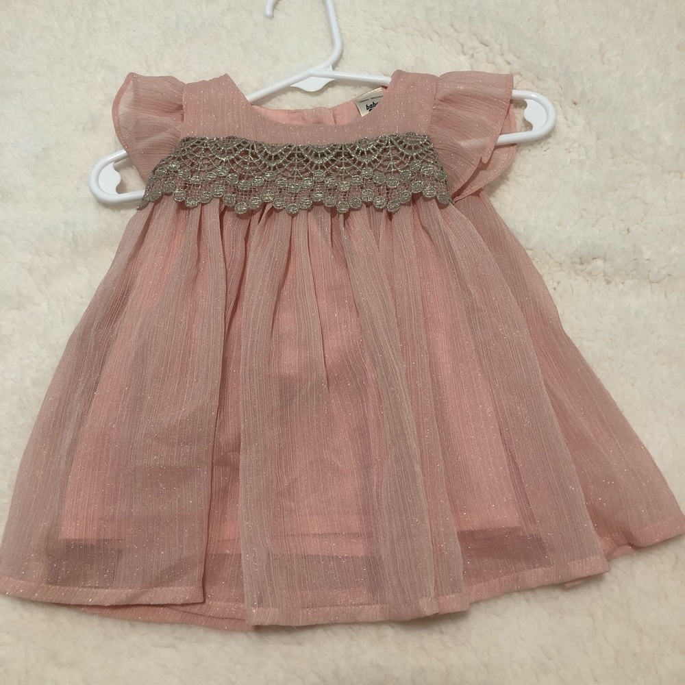 Dress with a touch of gold